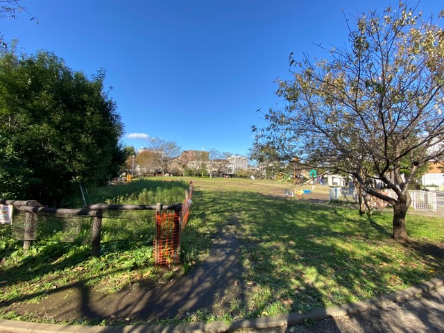 その他　新宿区立富久さくら公園　５９３ｍ