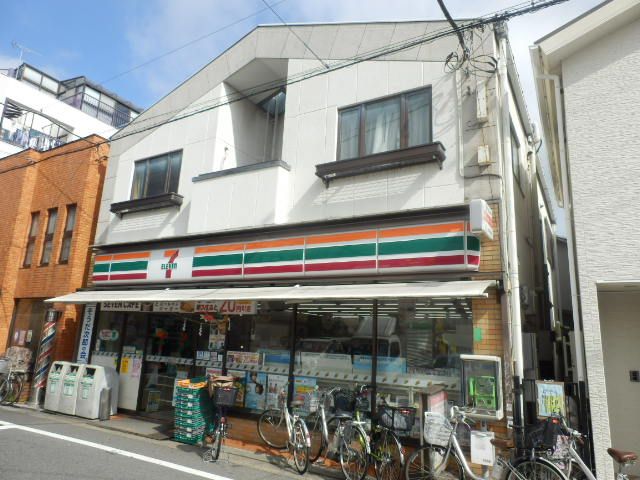 コンビニ　セブンイレブン五本木店（コンビニ）まで30m