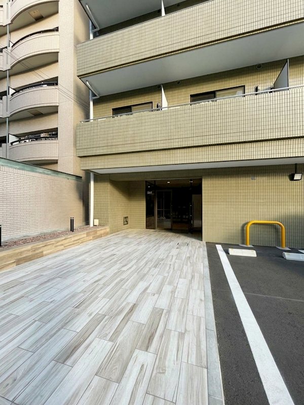 エントランス　開放的なエントランス