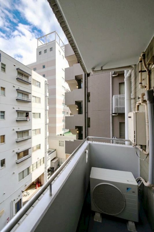バルコニー　中庭側ですが、広い空間があります。