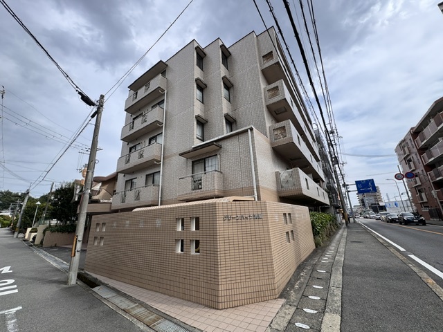 阪急宝塚線 蛍池駅 徒歩13分 築32年