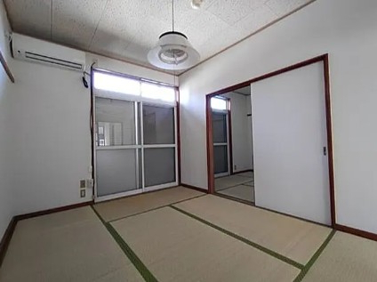 シャトー内田の居間写真