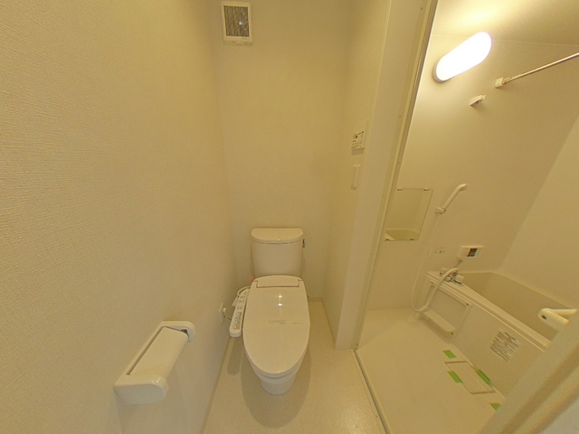 トイレ　写真は違う号室です。