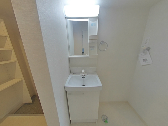 洗面設備　写真は違う号室です。
