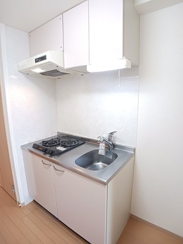 キッチン　コンパクトなキッチンで掃除もラクラク
