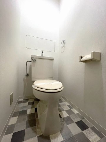 地下鉄今里筋線 だいどう豊里駅 徒歩6分 4階建 築33年のトイレ写真
