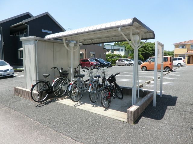 その他共有部分　敷地内屋根付き駐輪場です