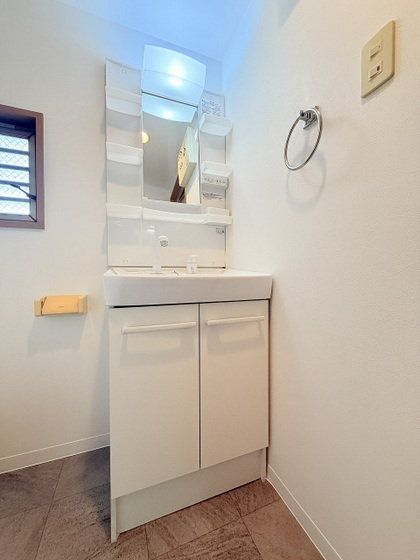 洗面設備　※別部屋の写真です