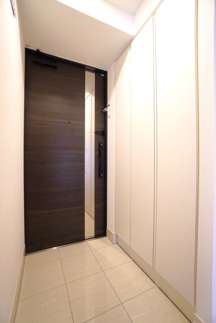 玄関　※写真は同タイプ住戸です。