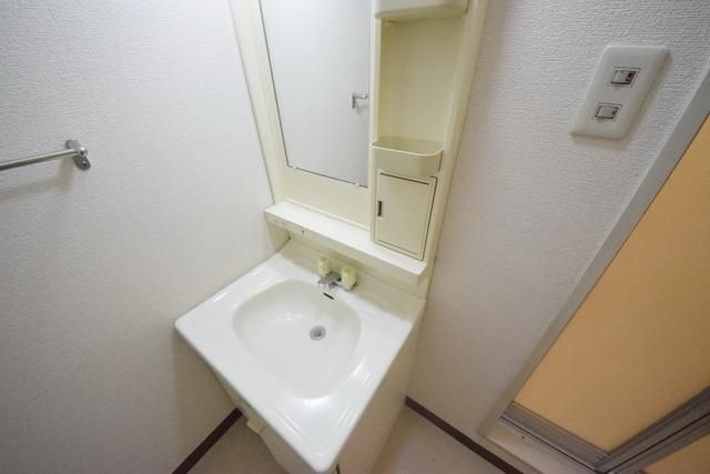 洗面設備　※別部屋参考写真です