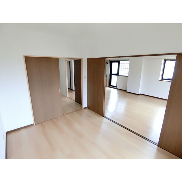 その他部屋・スペース　同マンション、類似部屋の写真になります。(反転タイプ)