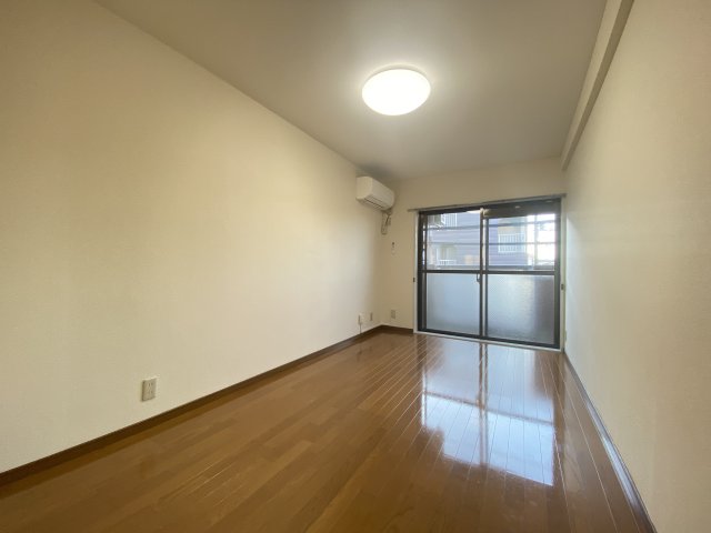 居室・リビング　※画像は同物件別室となります。