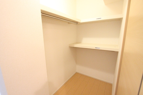 収納　ウォークインクロゼットでたっぷり収納