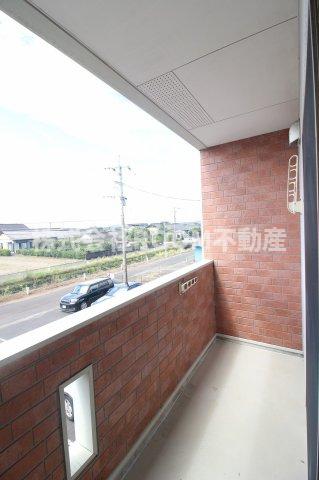 バルコニー　バルコニーからの眺めを楽しみながら食事をしませんか
