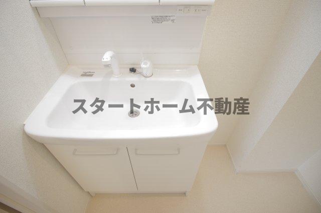 洗面設備　スペースが確保できる洗面所です