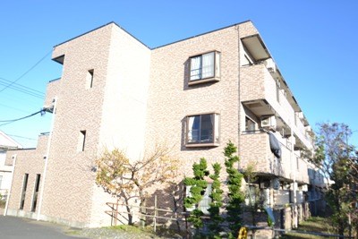 建物外観　万願寺駅まで徒歩５分のアパート♪