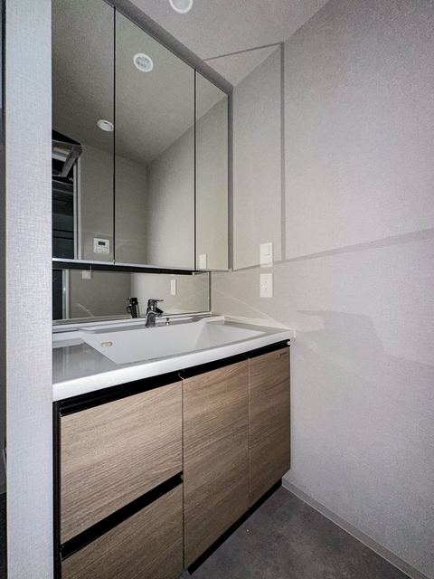 洗面設備　※写真は同タイプ住戸です。