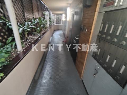 エントランス　清潔なエントランスです