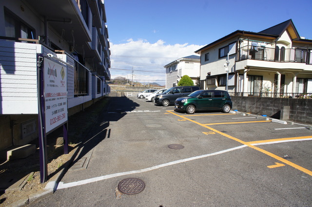 駐車場　敷地内に駐車場があるので安心して駐車できます♪（※要確認）