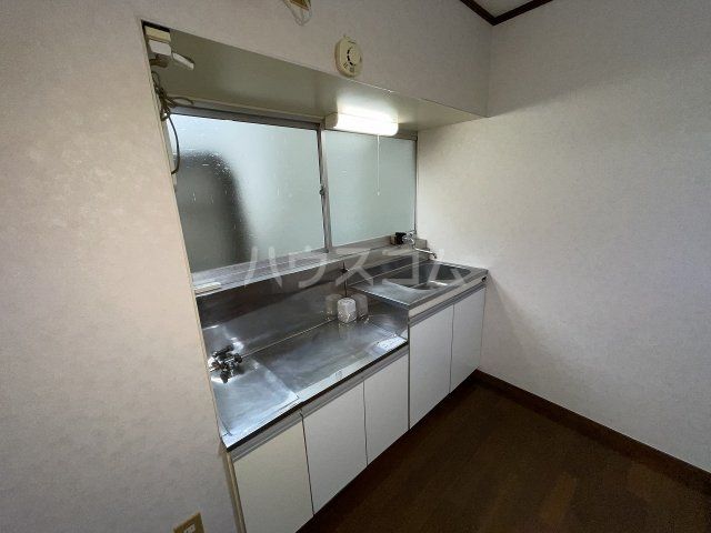 【江戸川区松島のアパートのキッチン】