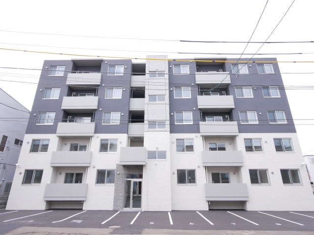 建物外観　☆物件名【カレラ菊水】とお伝え下さい！