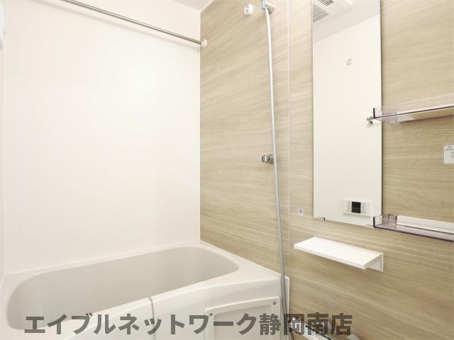 バス・シャワールーム　日々の疲れを癒すお風呂付です