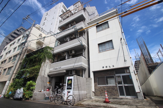 広島市中区十日市町のマンションの建物外観