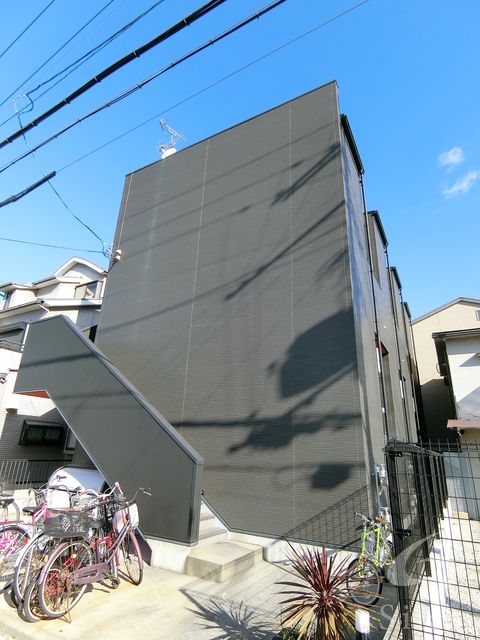 堺市堺区柏木町のアパートの建物外観