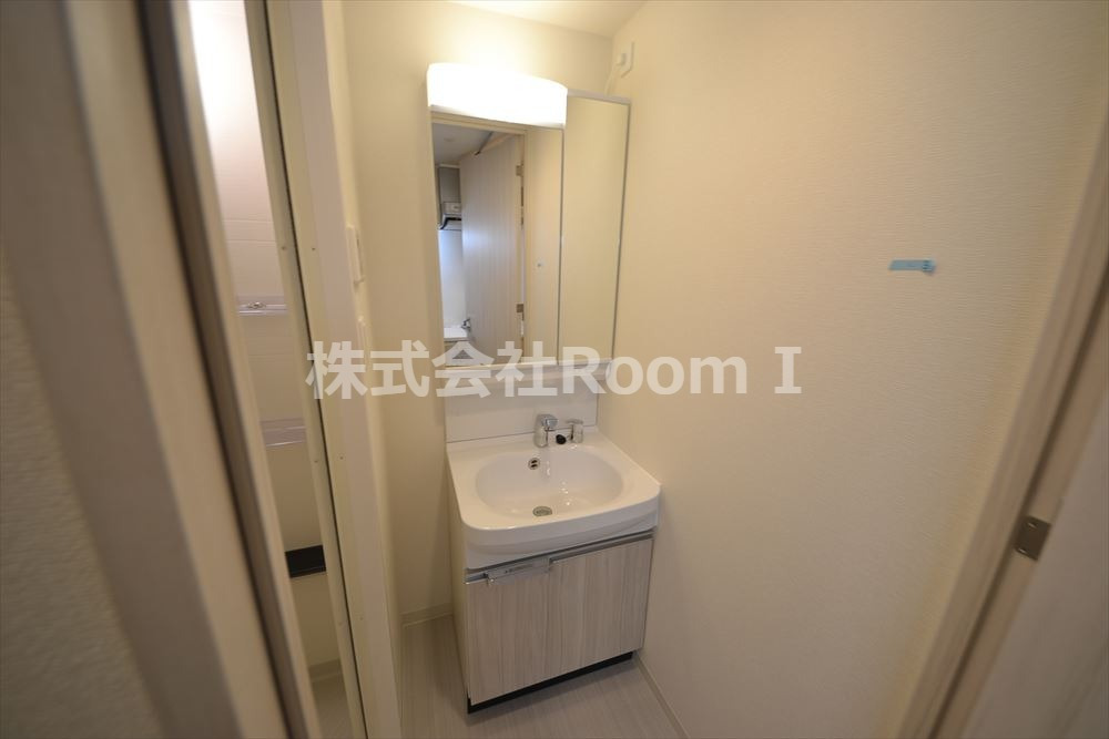 洗面設備　コンパクトで使いやすい洗面所