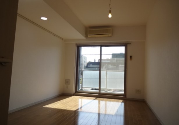 居室・リビング　洋室8帖※反転タイプ別部屋参考写真です