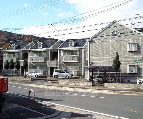 長岡京市奥海印寺のアパートの建物外観