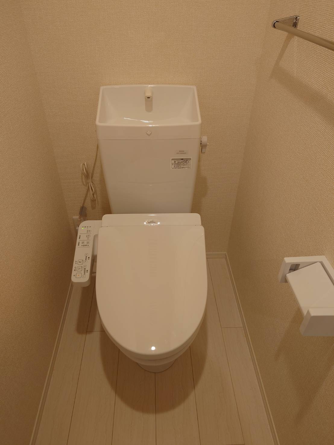 福島交通飯坂線 曽根田駅 徒歩14分 3階建 築3年のトイレ写真