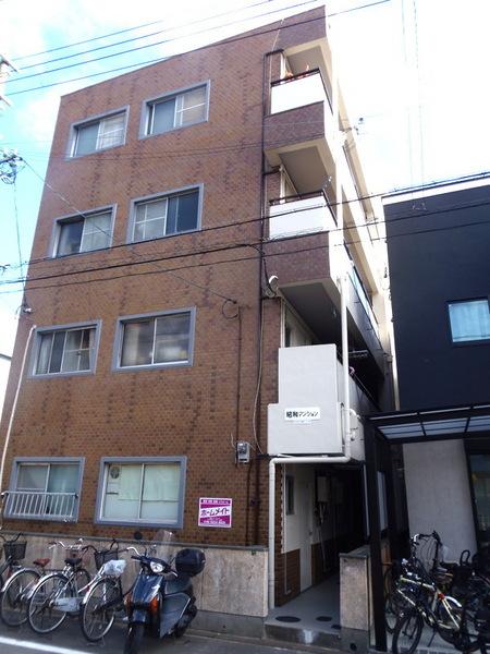 昭和マンションの建物外観