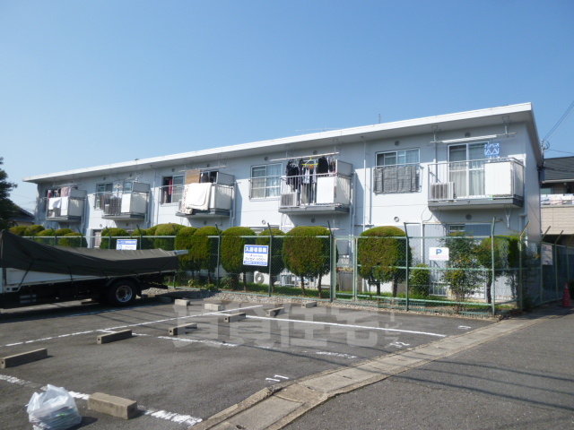 京都市山科区音羽伊勢宿町のアパートの建物外観
