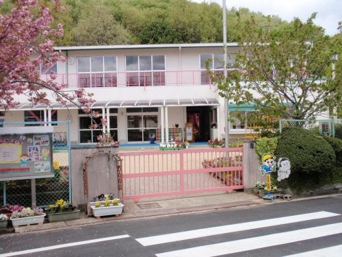 【香芝市関屋のマンションの幼稚園・保育園】