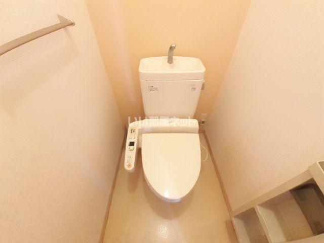 【シャーメゾンエンギ　Ａ棟のトイレ】