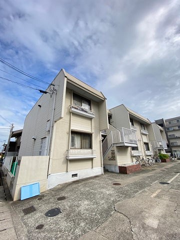 西宮市大屋町のアパートの建物外観