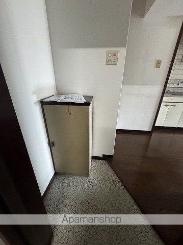 広島電鉄宇品線 宇品五丁目駅 徒歩2分 10階建 築36年の玄関写真