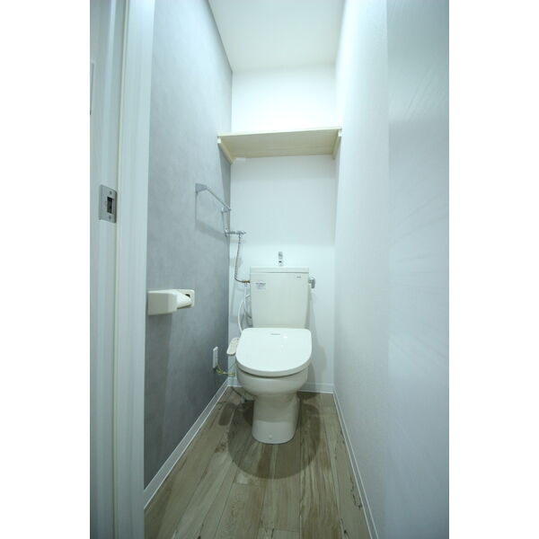 トイレ　清潔感のあるウォシュレット付きのトイレです♪