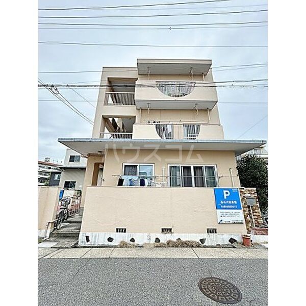 【名古屋市名東区香坂のマンションの建物外観】