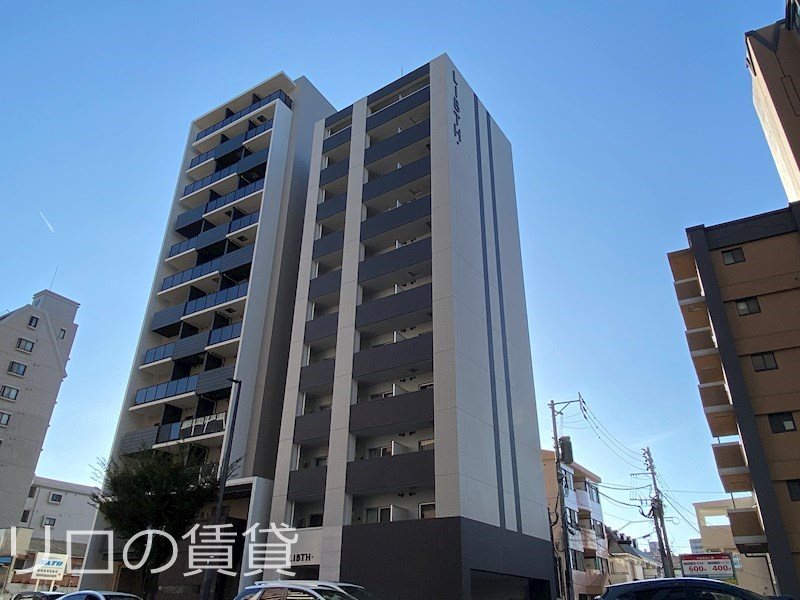 【福岡市東区馬出のマンションの建物外観】