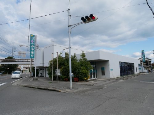 銀行　伊予銀行桜井支店（銀行）まで794m