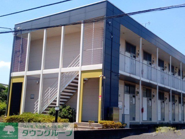 【守谷市本町のアパートの建物外観】