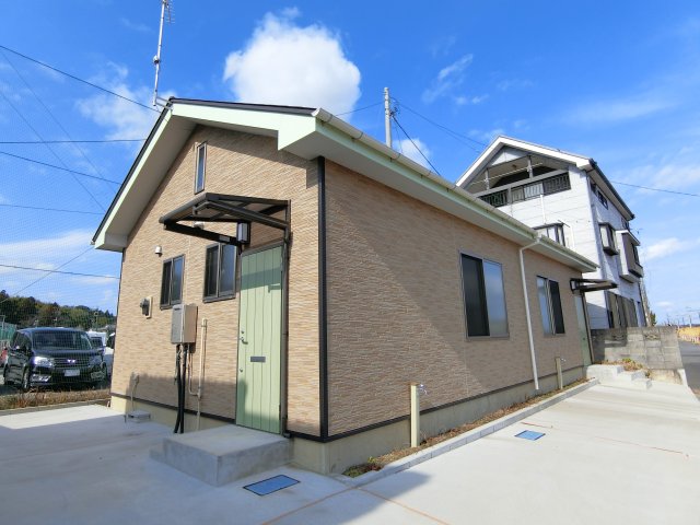 茂原市本納のアパートの建物外観