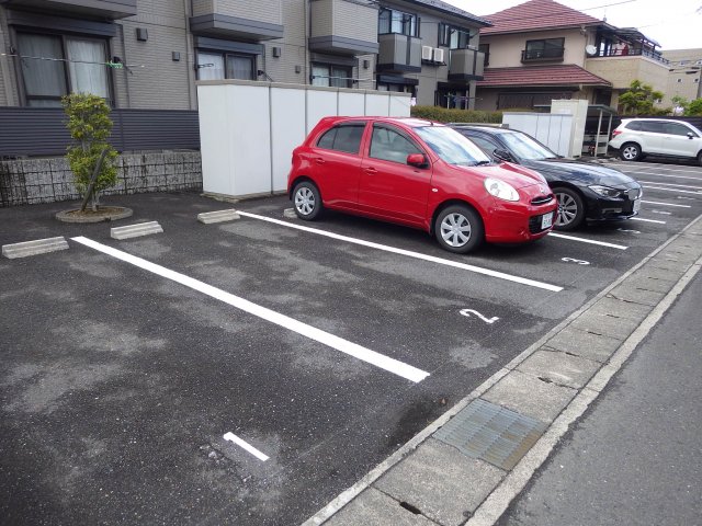 【セジュール辻IIの駐車場】