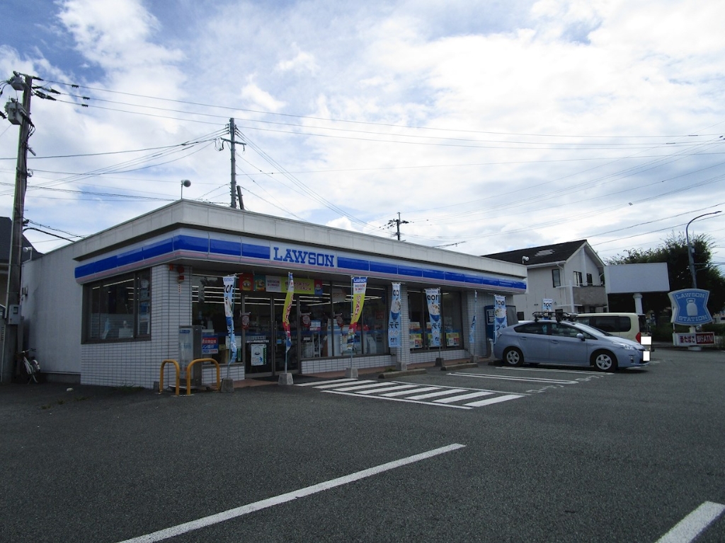 コンビニ　ローソン 熊本麻生田三丁目店（コンビニ）まで309m