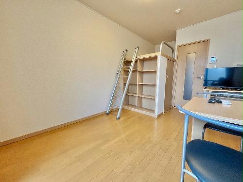 居室・リビング　現状優先。設置は現地と異なる可能性があります。