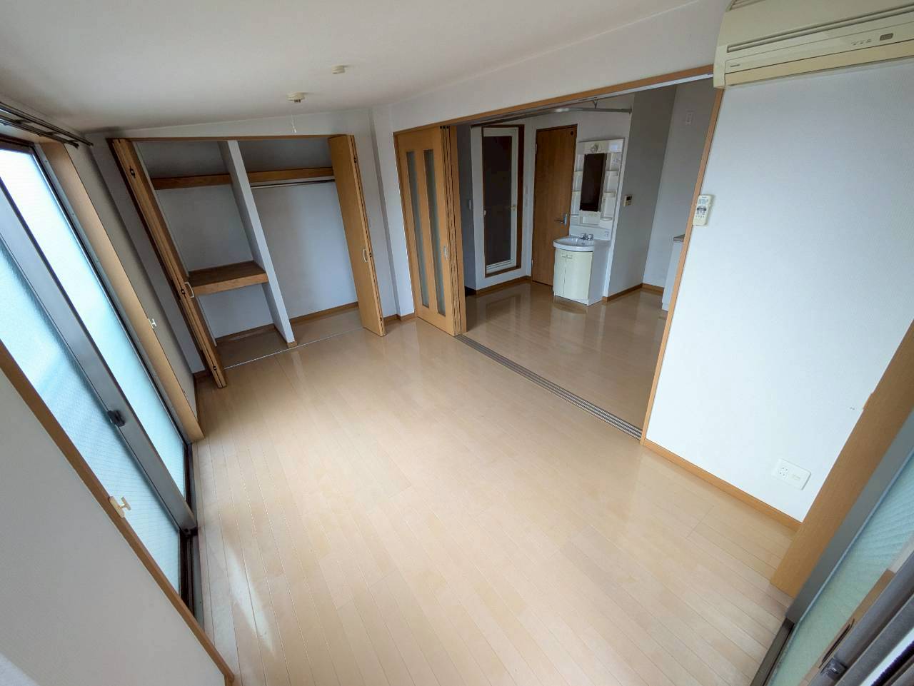 居室・リビング　2025年10月撮影※現況を優先します。