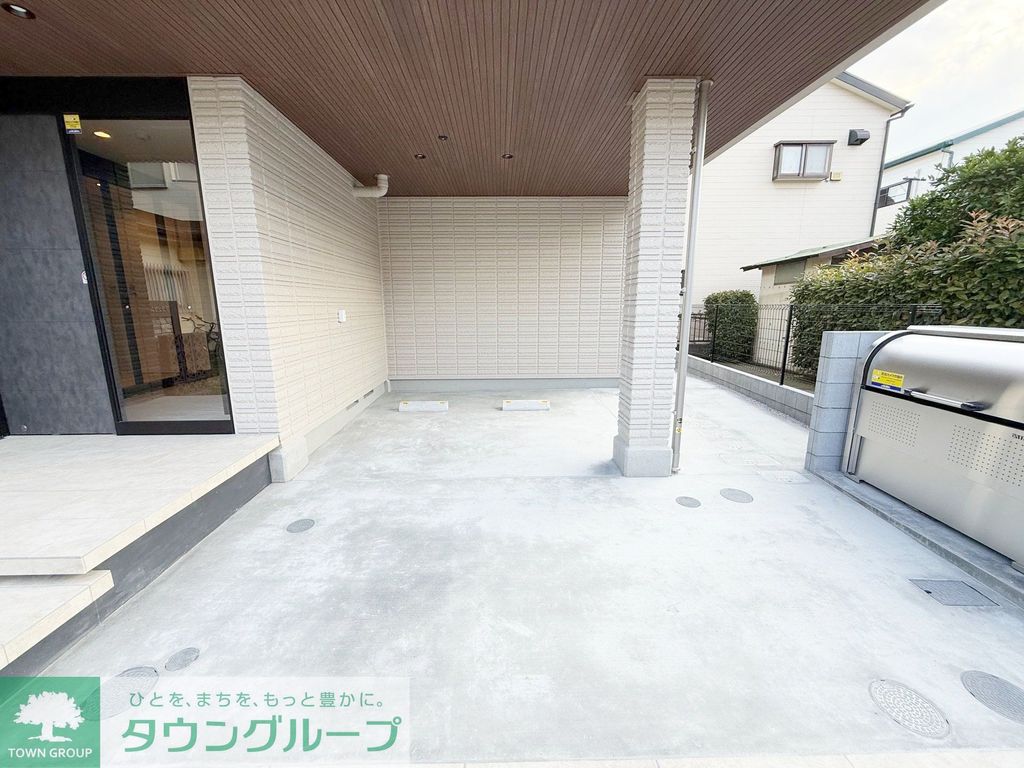 駐車場　エントランス