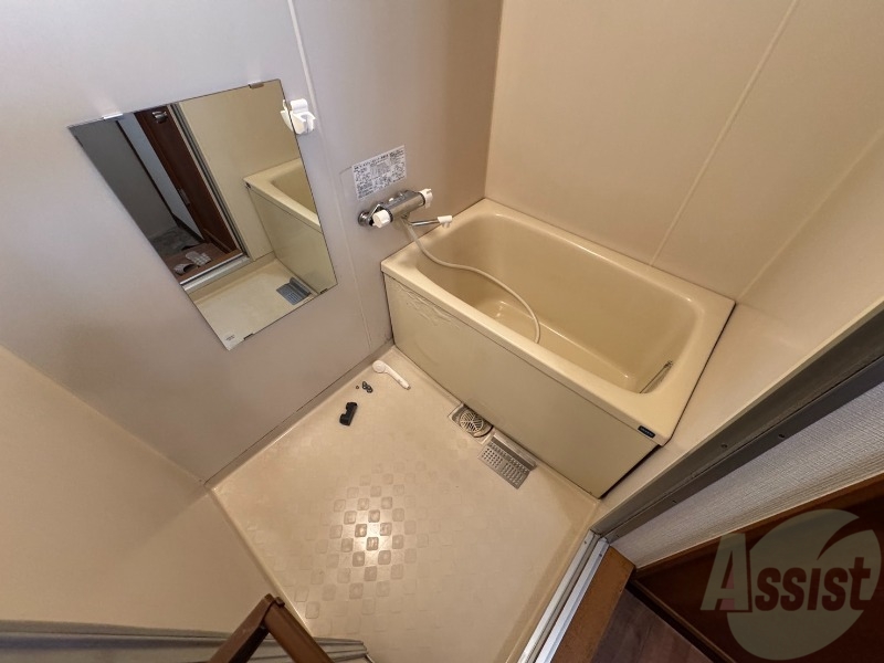 バス・シャワールーム　ユニットバスです。疲れを癒すのに欠かせませんね！